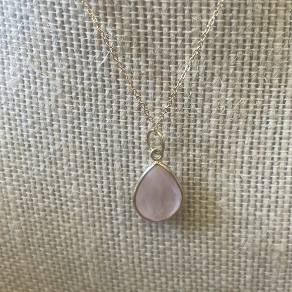 Rose quartz pendant with gold filled chain 16” - Picture 2 of 4